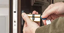 Universal Locksmith Store Swansea, MA 508-343-8277